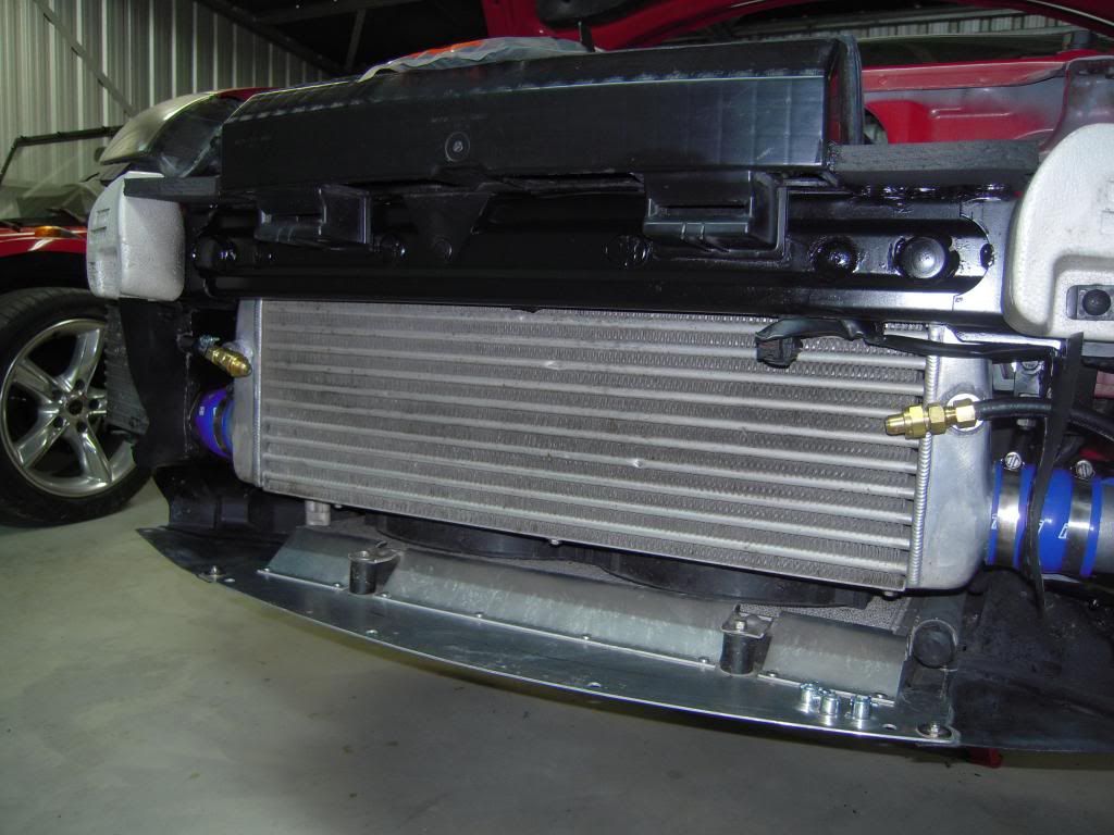 Intercooler water sprayer